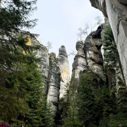 Skalne Miasto ADRSPACH i Zamek Nowe Miasto nad Metują